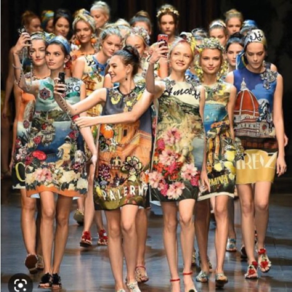 $3,500 Dolce & Gabbana dress size 42 small medium postcard shift dress - Picture 11 of 15